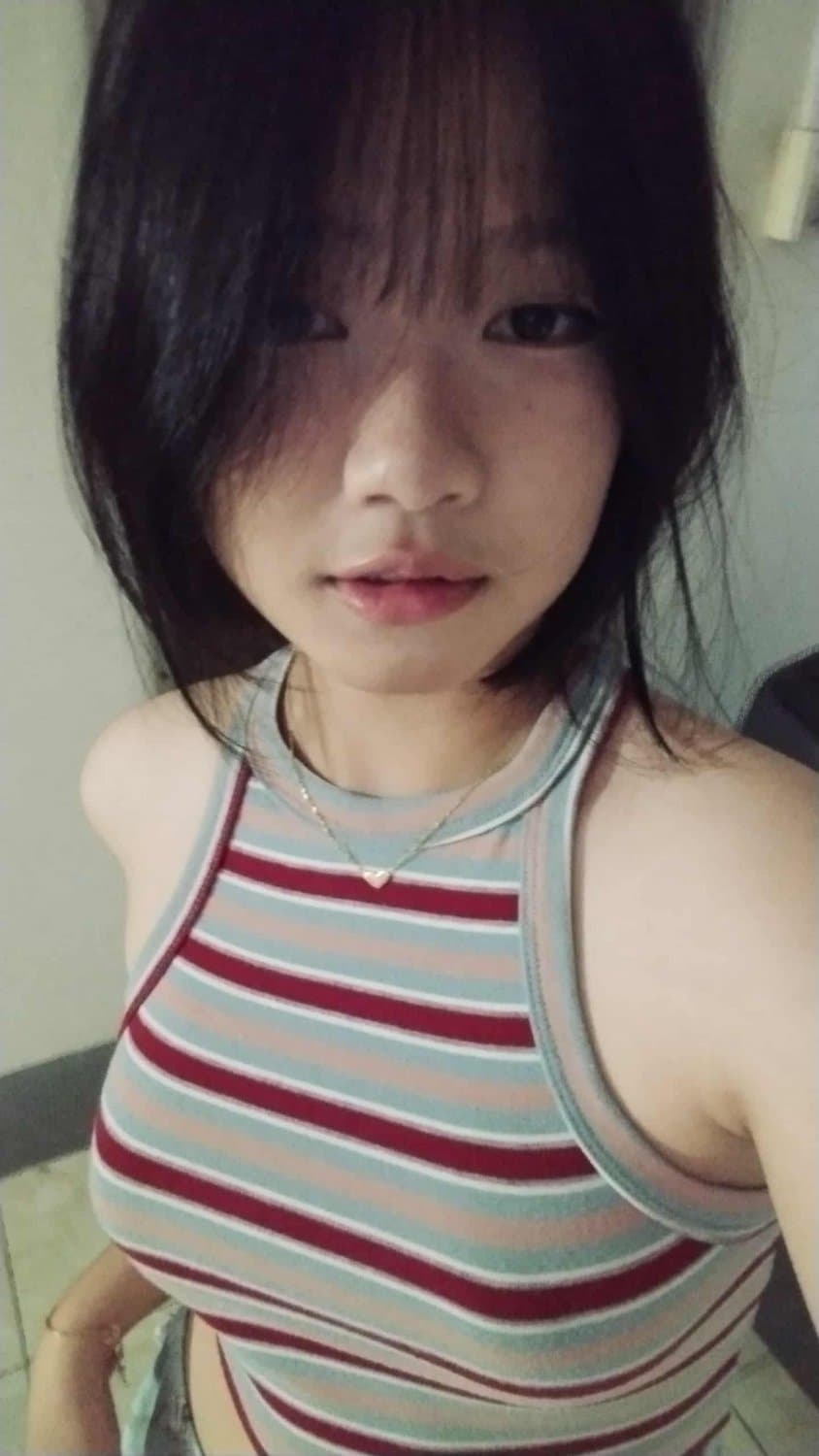 would send my nudes,video as a reward if anybody can trib on my pics (send your trib result in my dm