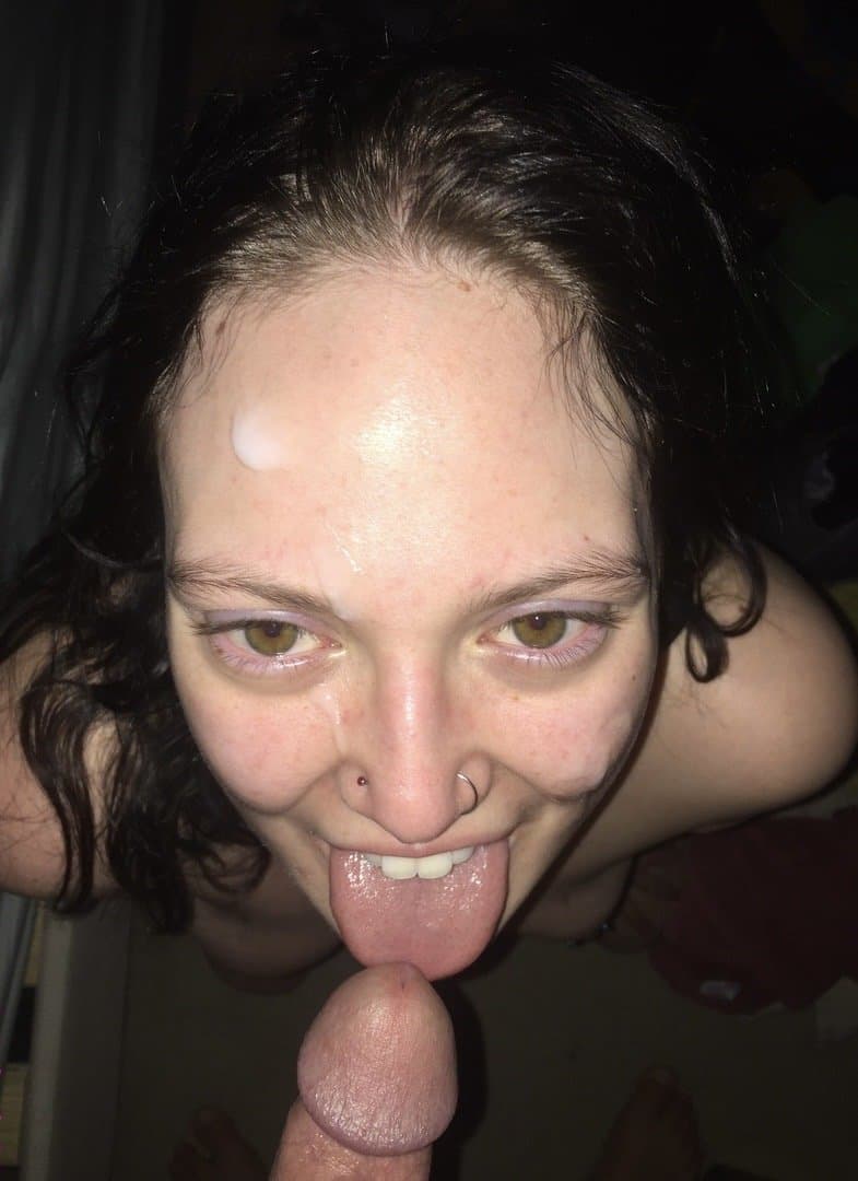 Hot slut Alexis love showing off