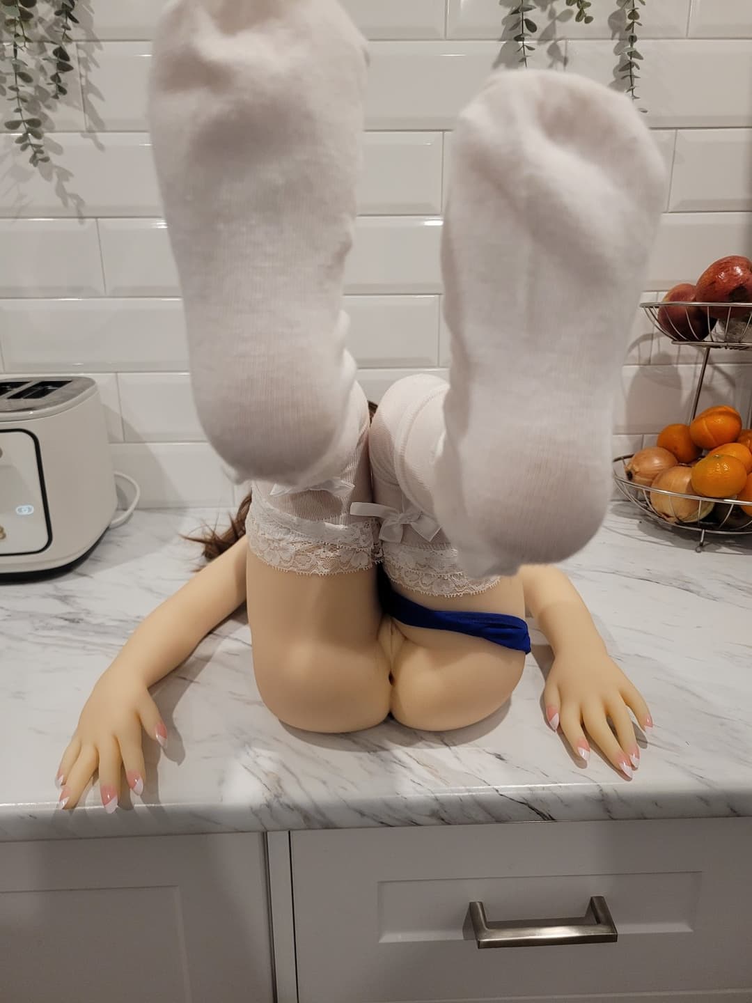 SLUTTY LINGERIE BABE IN KITCHEN