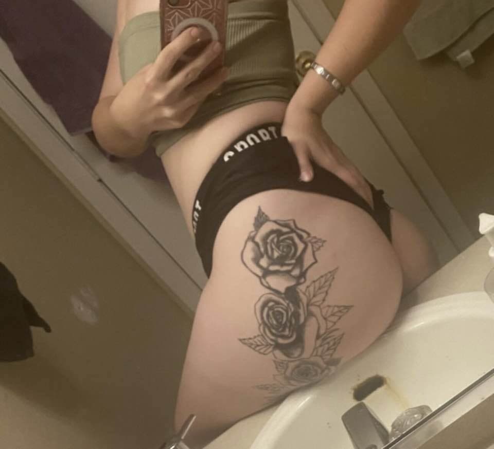 Click to view full size I also offer 100% private sharing sessions, if u wanna make me cum to ur slut Kik me @EricCarter84