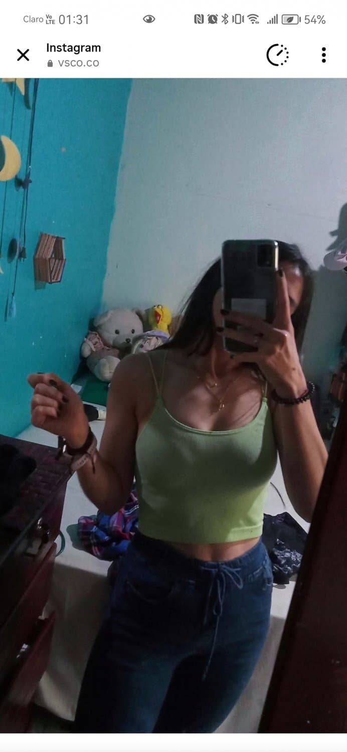 Tight abs, cute face, great feet= great head