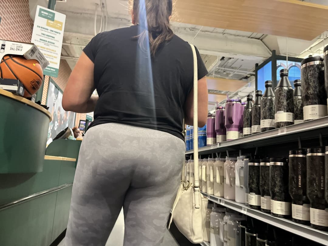 College Teen Shopping Store