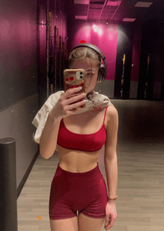 Tatum allie reed is a 18 yr old slut who craves attention