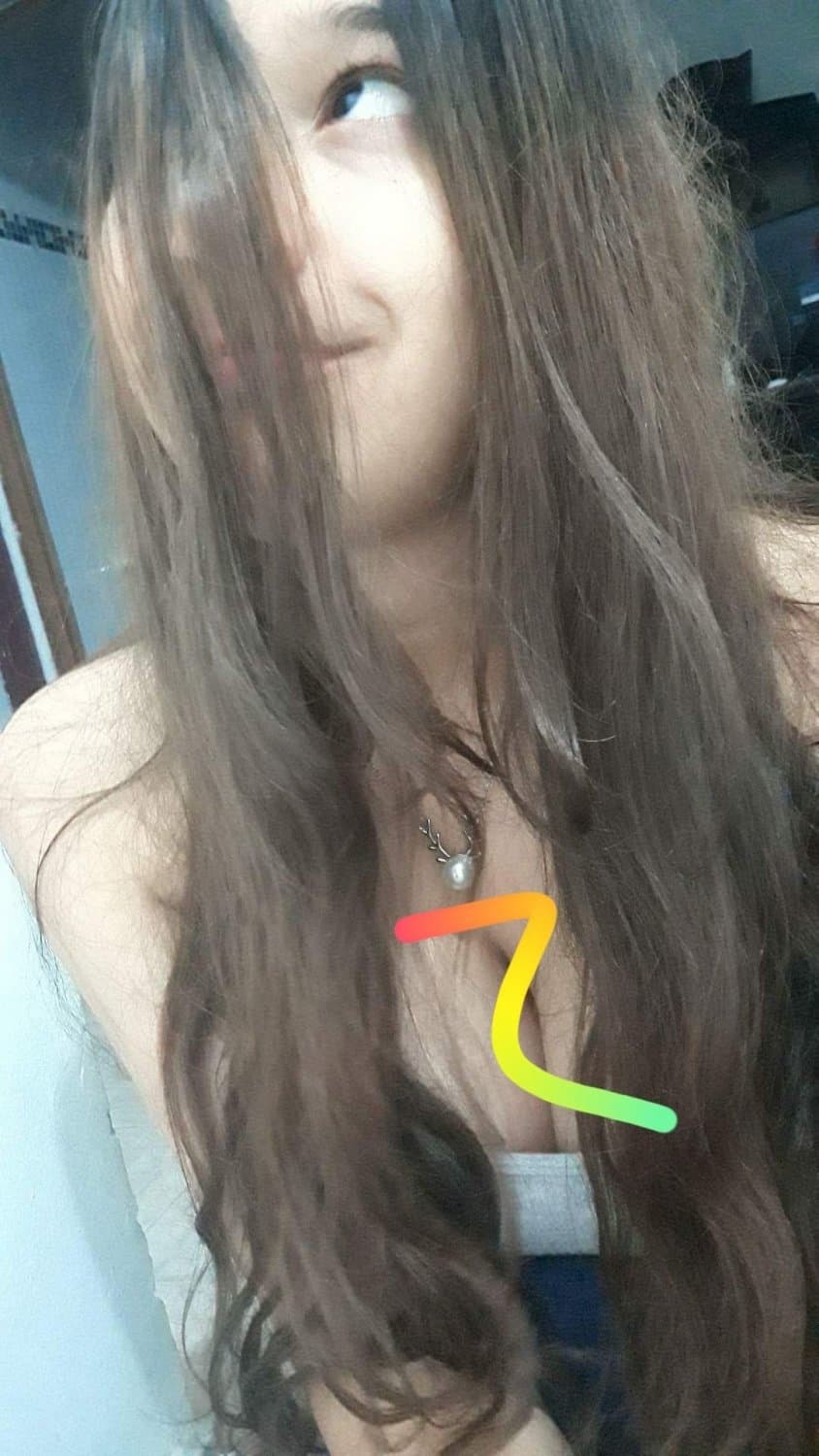 Blanquita hermosa con tetas jugozas???