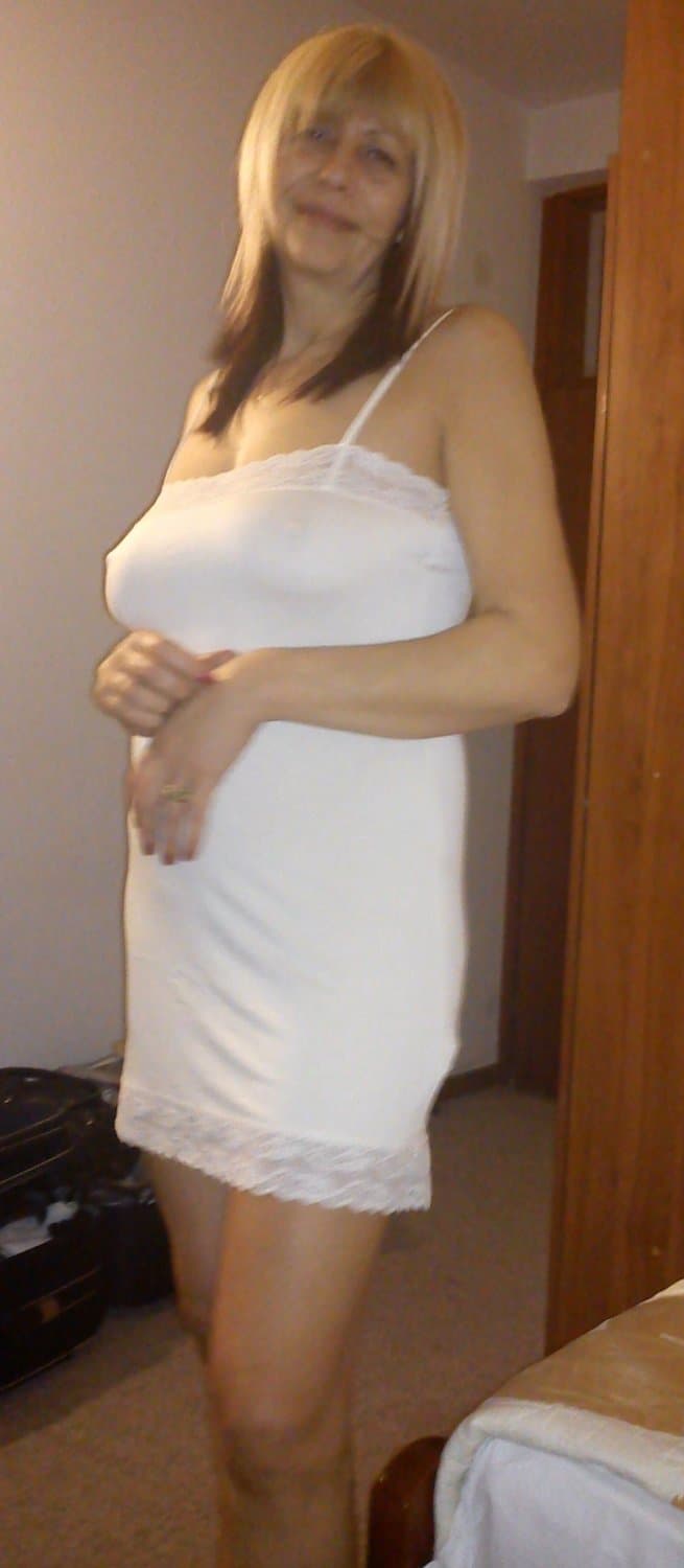 NZ Swinging Slut Wife Chris