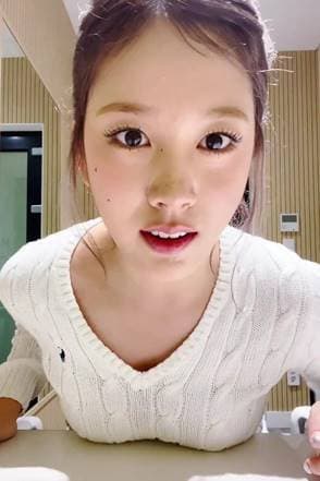 J (STAYC) Boobs on table KPOP