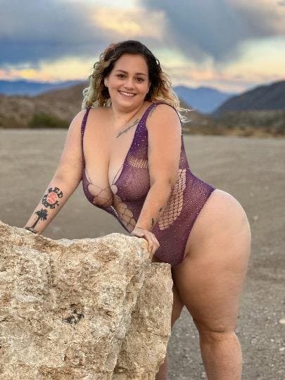 Freaky ass sexy bbw milf mom 100% real nudes from her phone