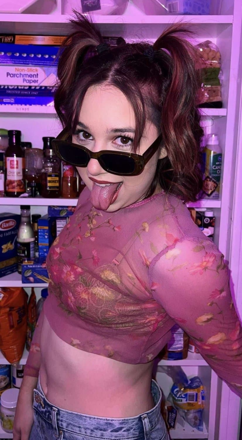 She will always be my favourite. 20 year old sarah exposed