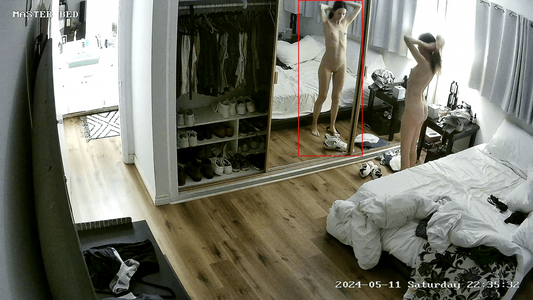 When you have a Hot GF.. But you still Cheats, with your Divorced Middle Aged Friend