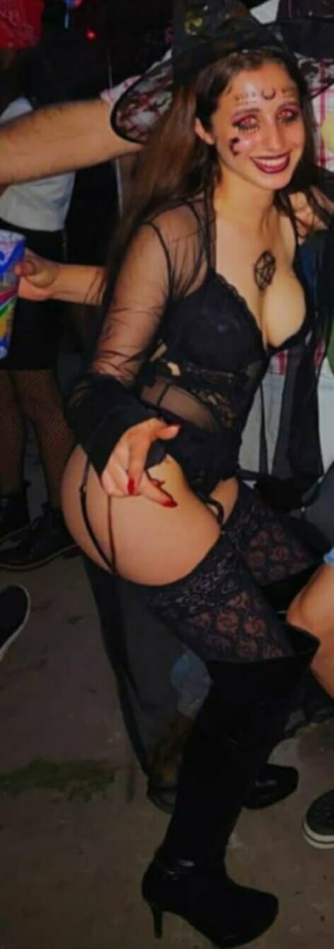 Lots of Sexy / Daring Halloween Outfits