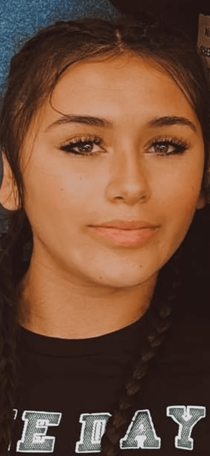 Bikini barista Harlot Caylor Caybae Cienna Navarro selling herself at coffee stand