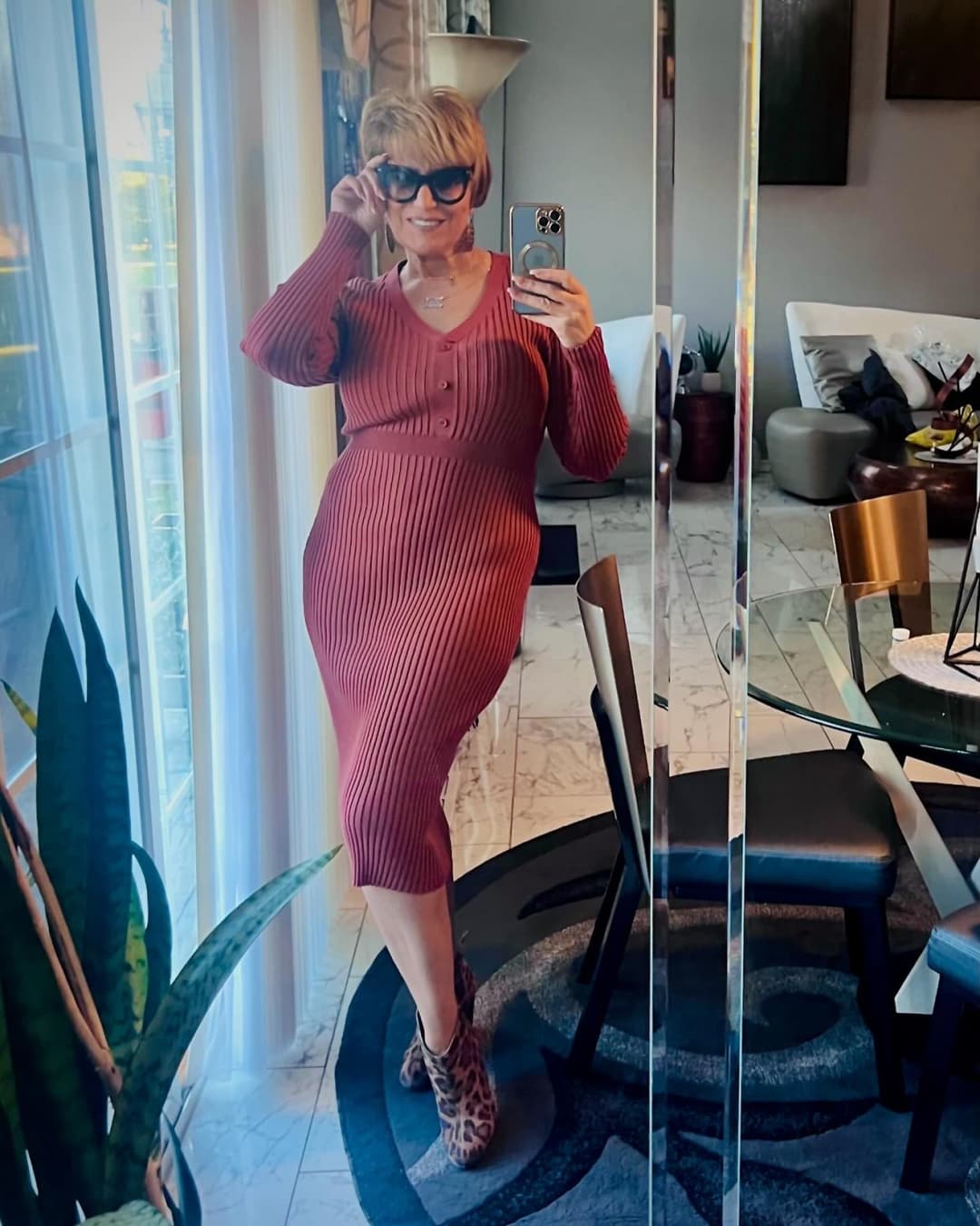 Thick Gilf flight attendant