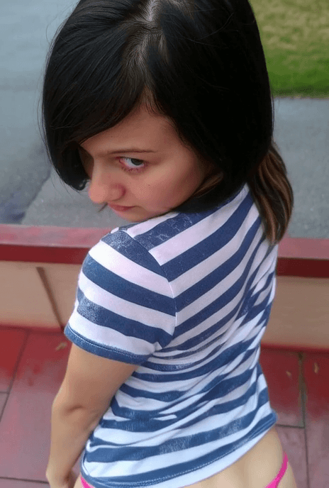 miki showing her panties