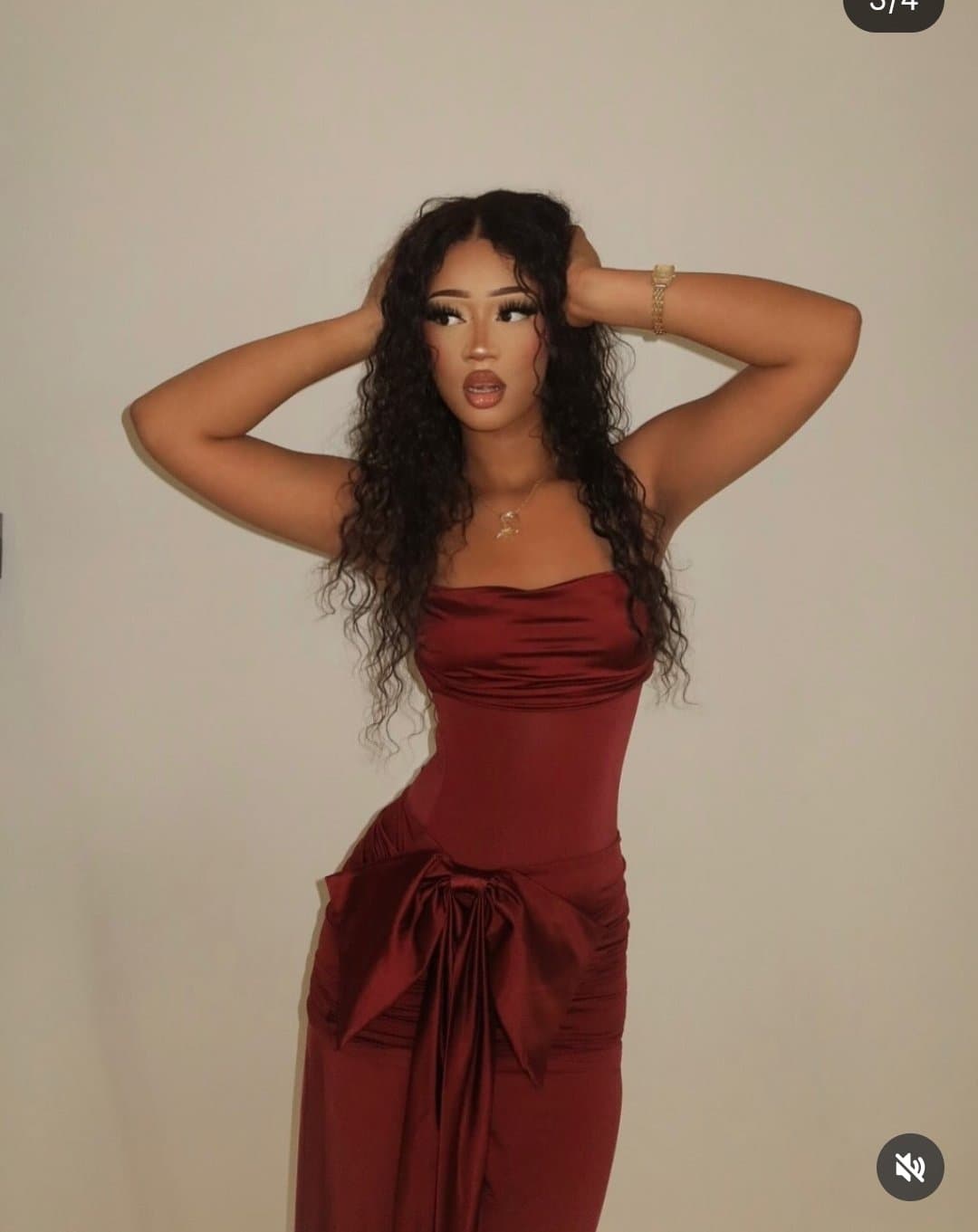 Click to view full size Fatimavsb pretty face need to be covered with cum??