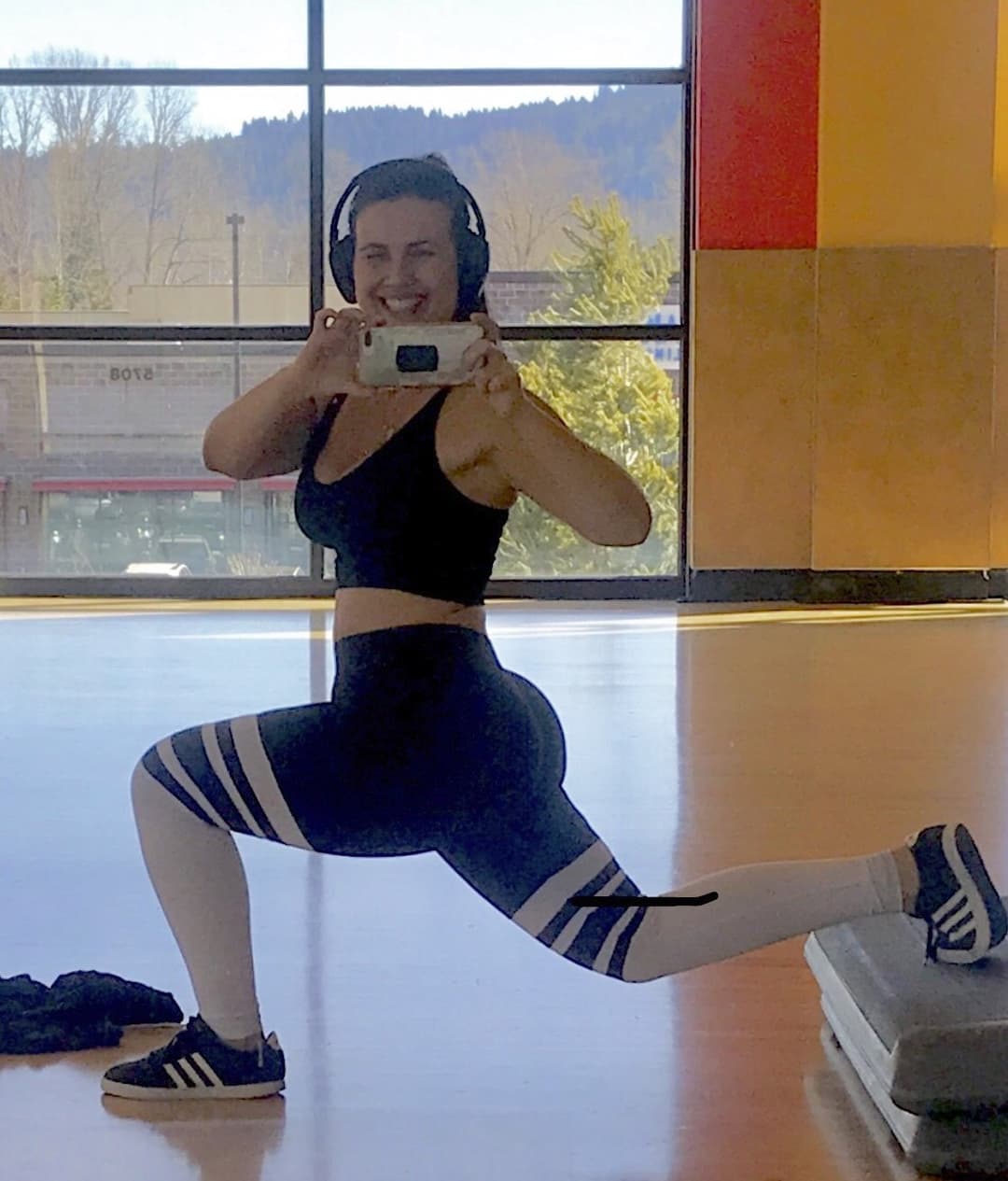 Best Friends mom Ultimate mix (Nudes,Bikini,Yoga pants, AI,Teases,lingerie,Sports bra) 100th post