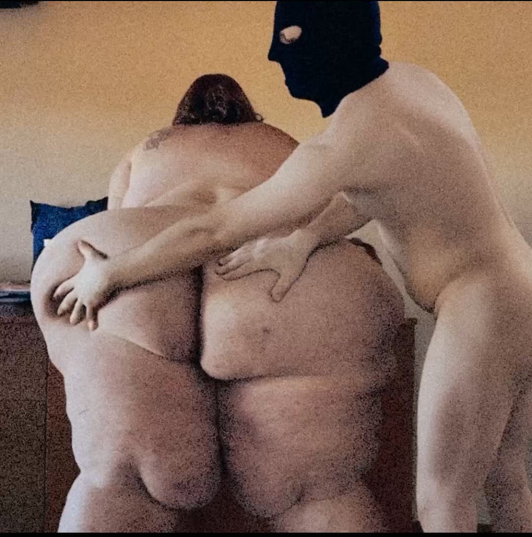 Pale SSBBW pear gets her ass destroyed