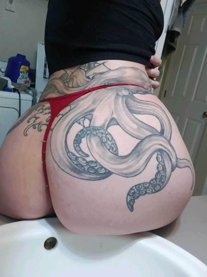 Horny kik slut dvck58, wants me to make her a web slut