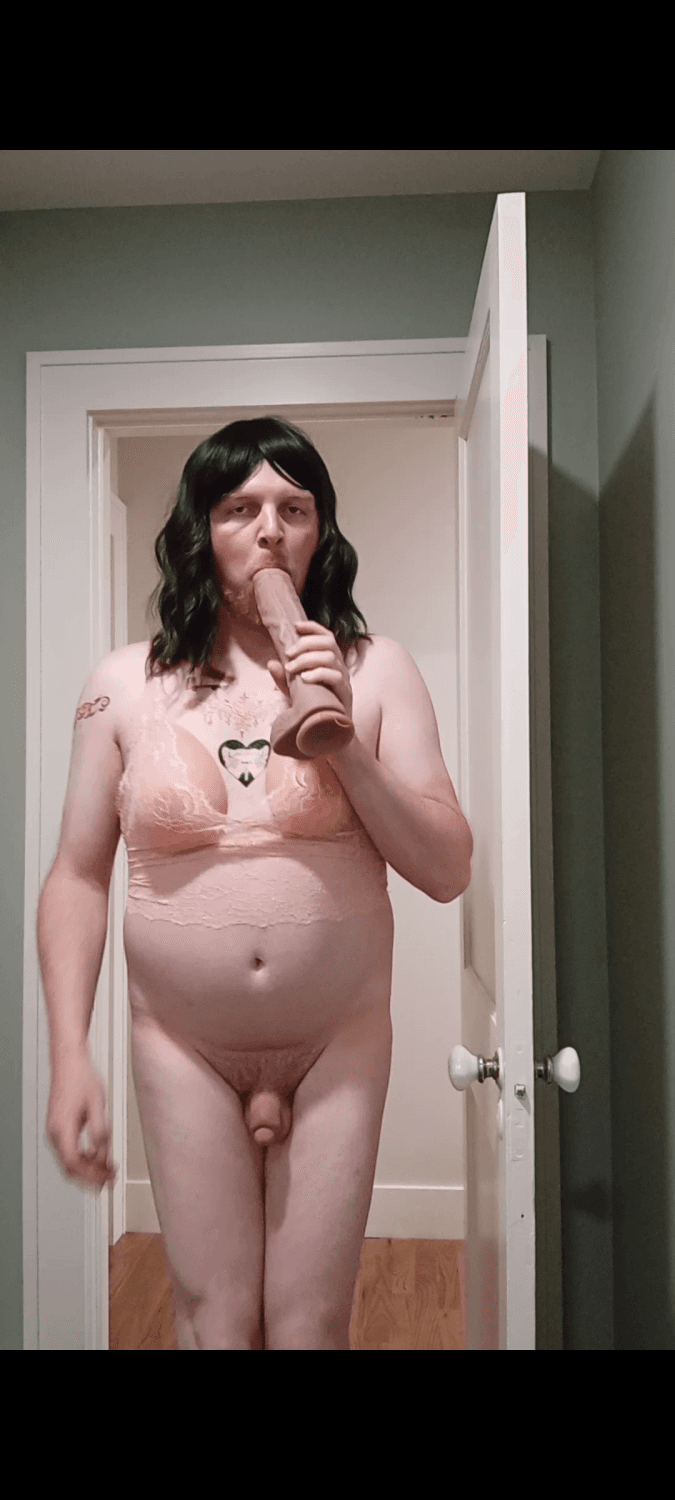 Sissy Derek chew Fenton Michigan