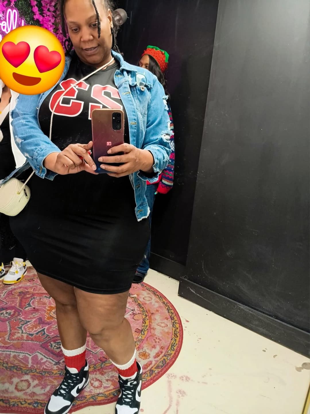 CURVY THICK EBONY MATURE