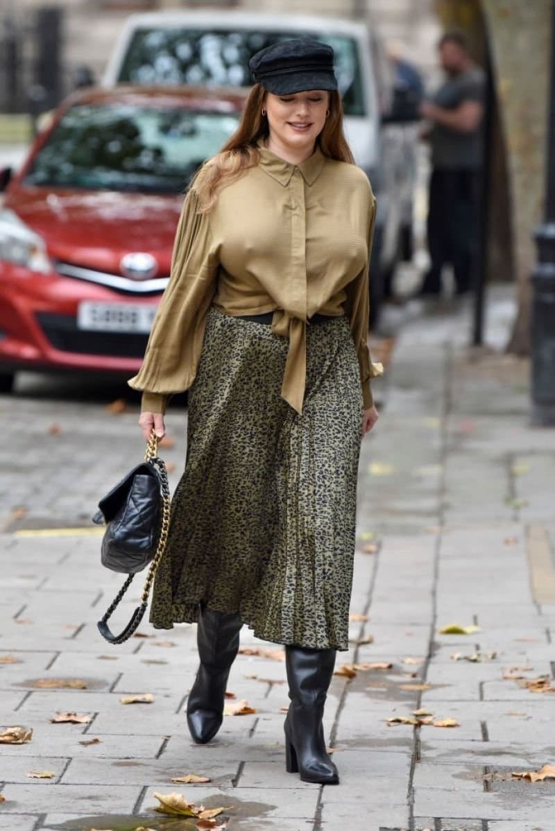 Kelly Brook - Black Knee High Leather Boots