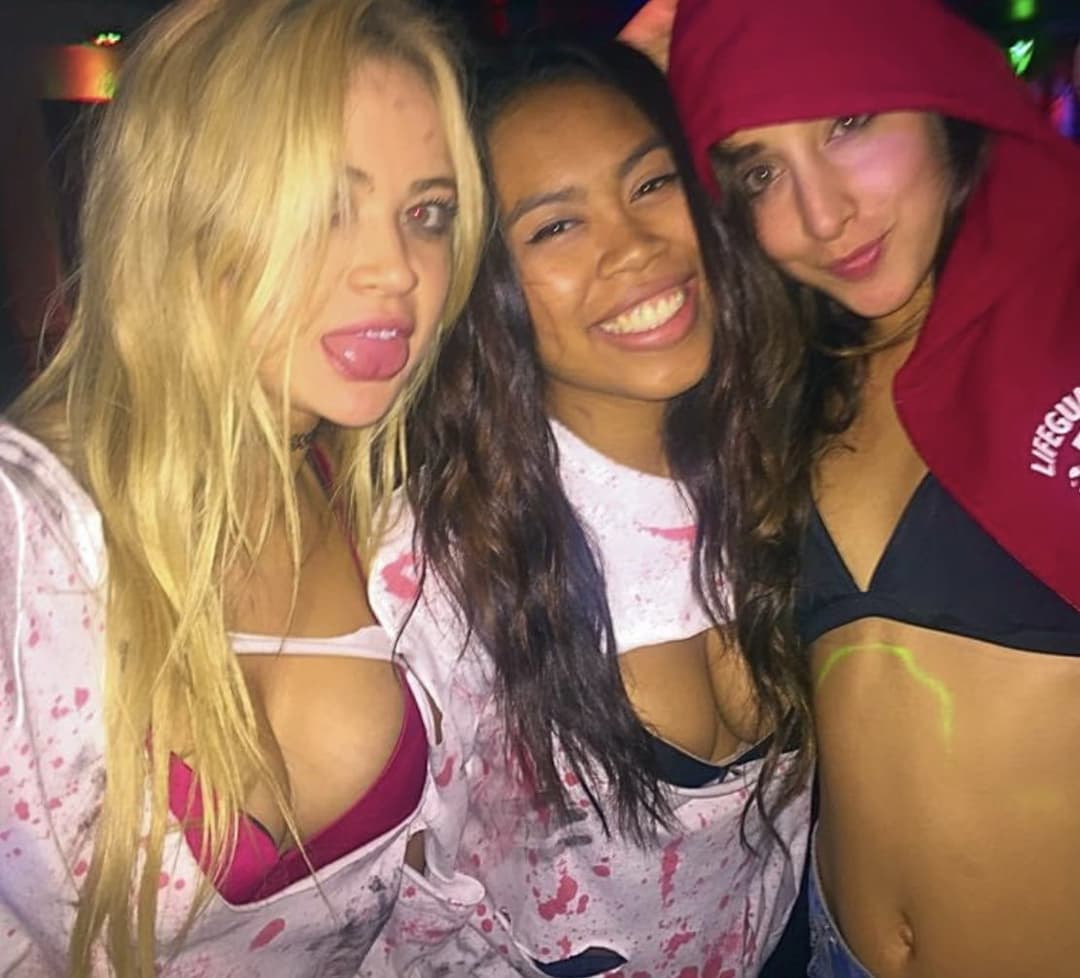 Click to view full size slimthick Pilates Baddie that was a massive hoe in college