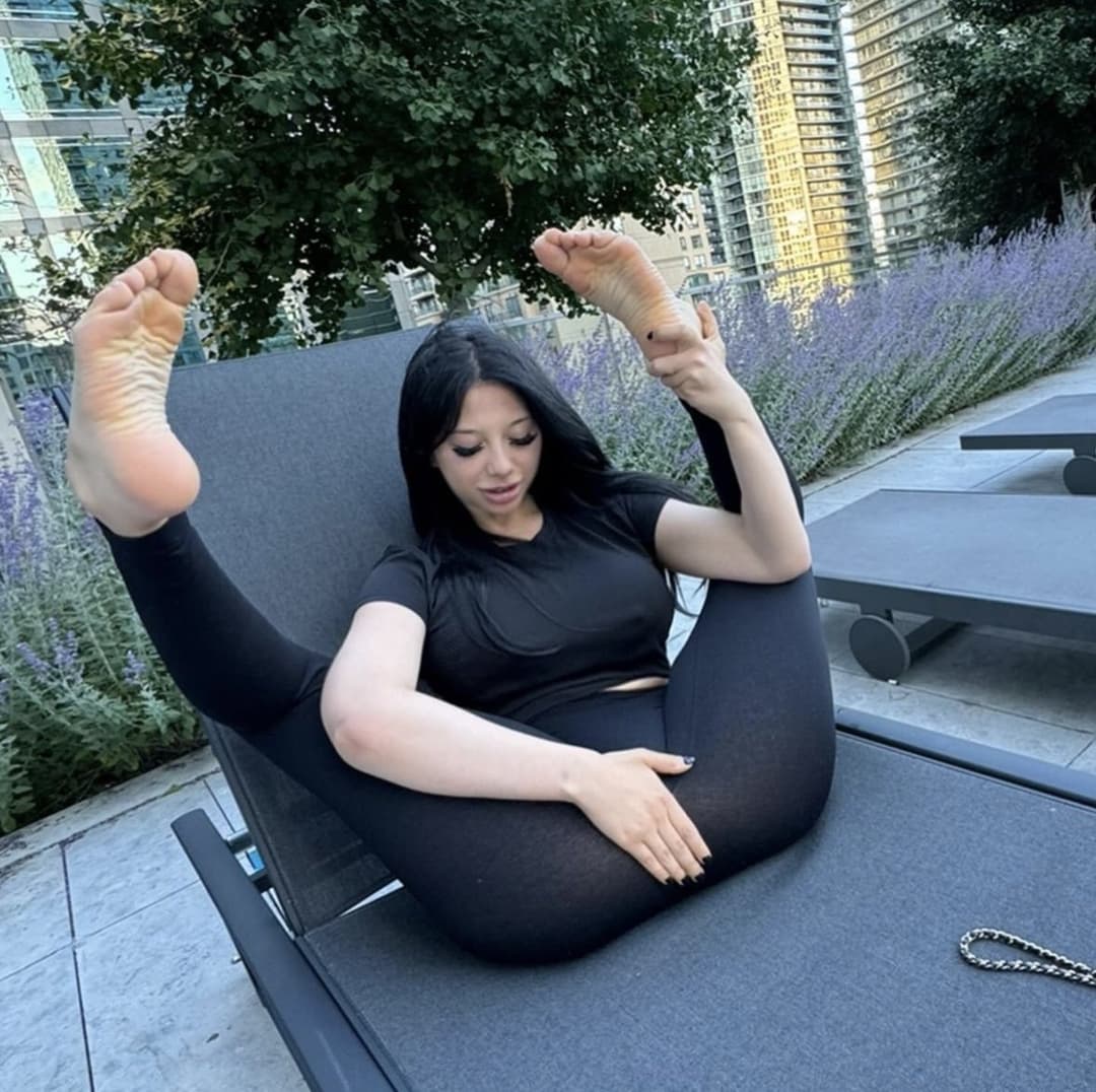 Sexy Asian PRE BBL Solo Dildo Anal