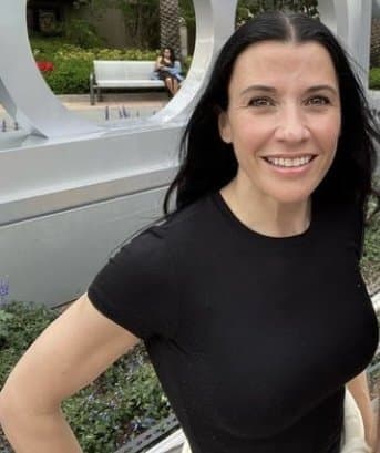 46 year old gorgeous milf celebrates divorce by taking bbc while friend films