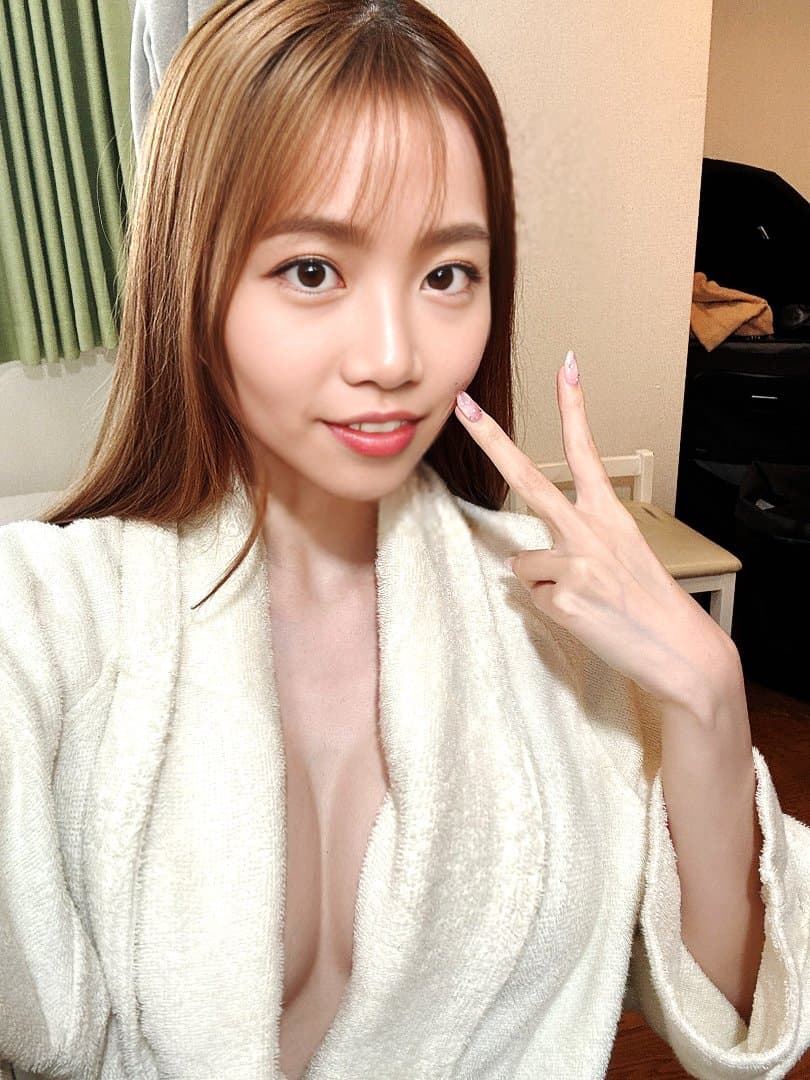 Busty Asian Girl Sex on her first date