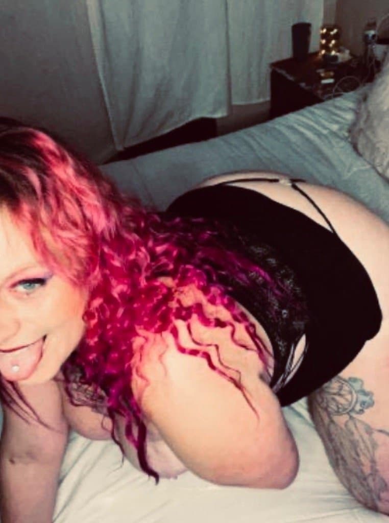 100% REAL. "Oh fuck oh fuck" freaky bbw mom fucks and sucks in a tent