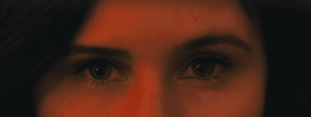 Click to view full size smoking horror hottie from horror movie A