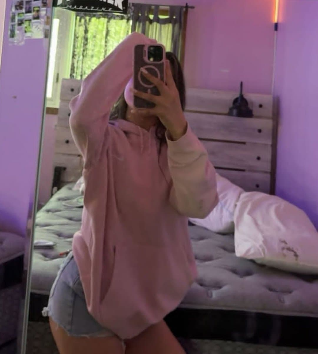 Click to view full size Cheating Slut ( REPOST MY UPLOADS )