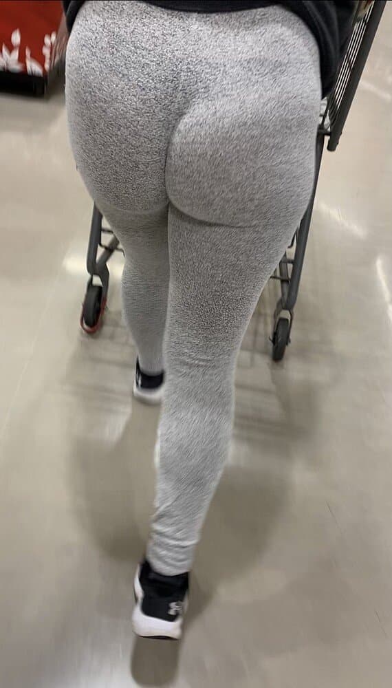 GF ass in grey joggers JIGGLING for me