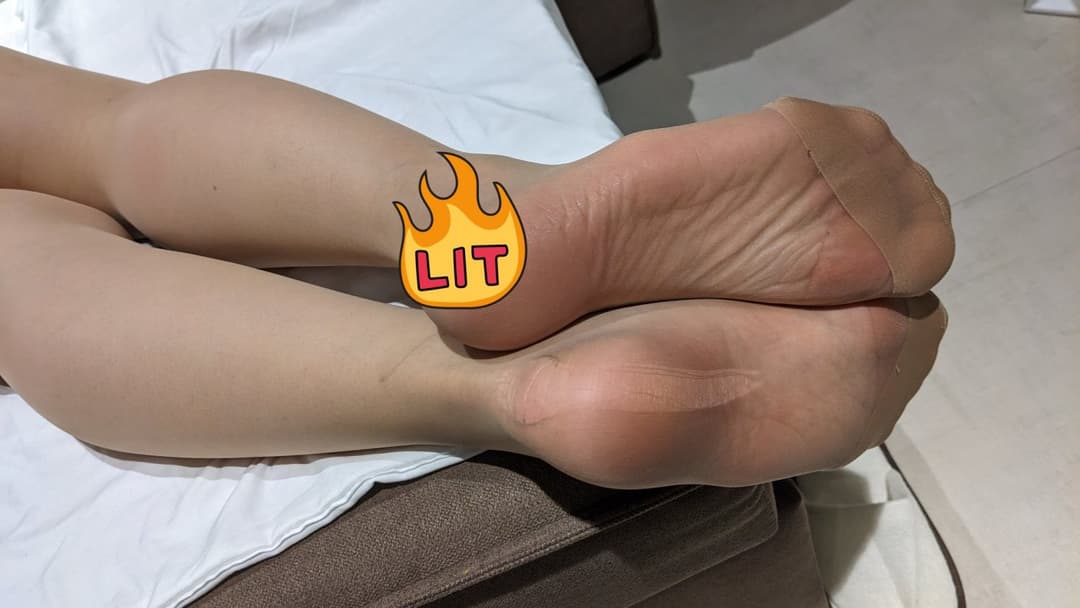 Click to view full size Chinese feet/shoes/socks/tights