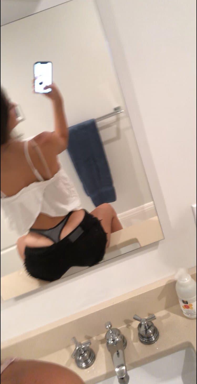 Charlie and Dixie Damelio need to secure their phone better☠️