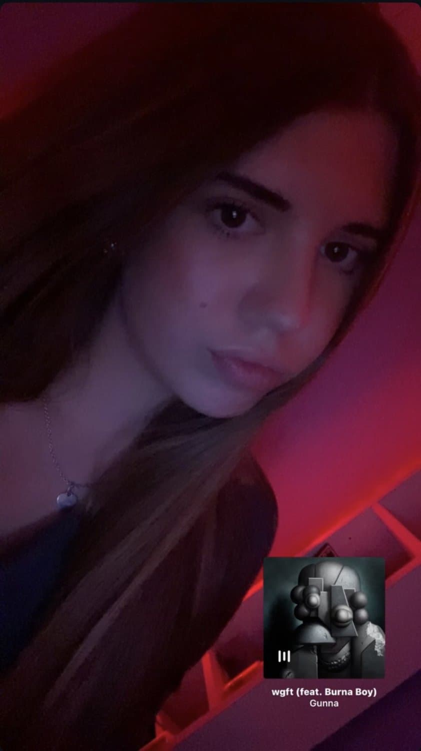 Would you rather fuck my teen cousin in her ass, pussy or throat?( dm me, I have no limits)