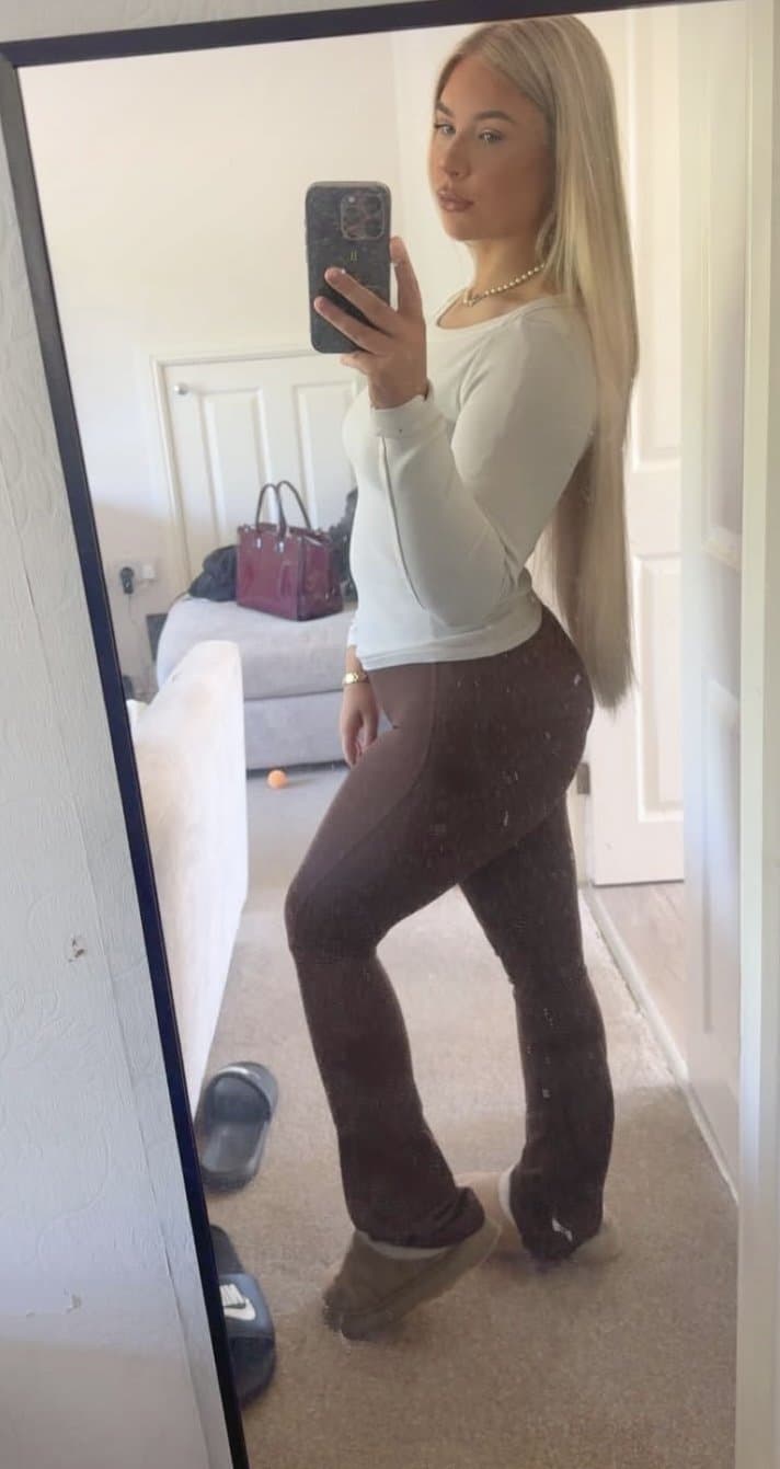 18 slut girl, Friends gf wants sex in secret someone advice me i dont know, would you?