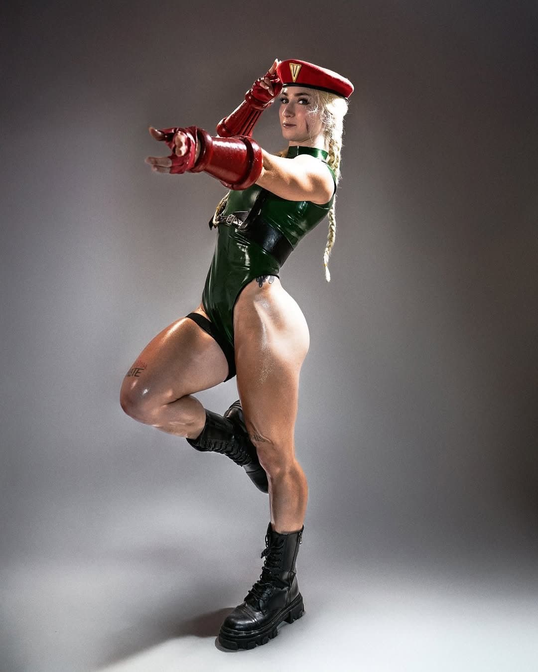 Hot Girls Cosplaying Cammy