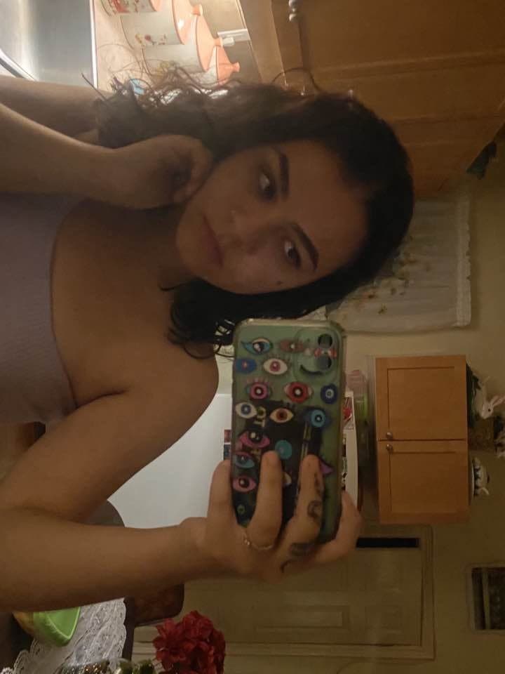 Flat tiddies wanting some spotlight