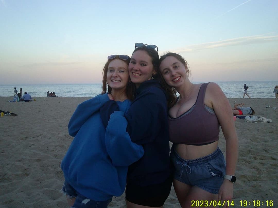 Busty college girl Br1dg3t