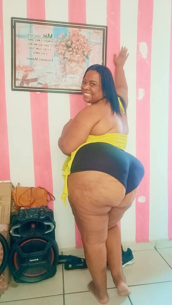 Click to view full size LATINA THICK JUICY CHUNKY SSBBW BIG ASS BOOTY