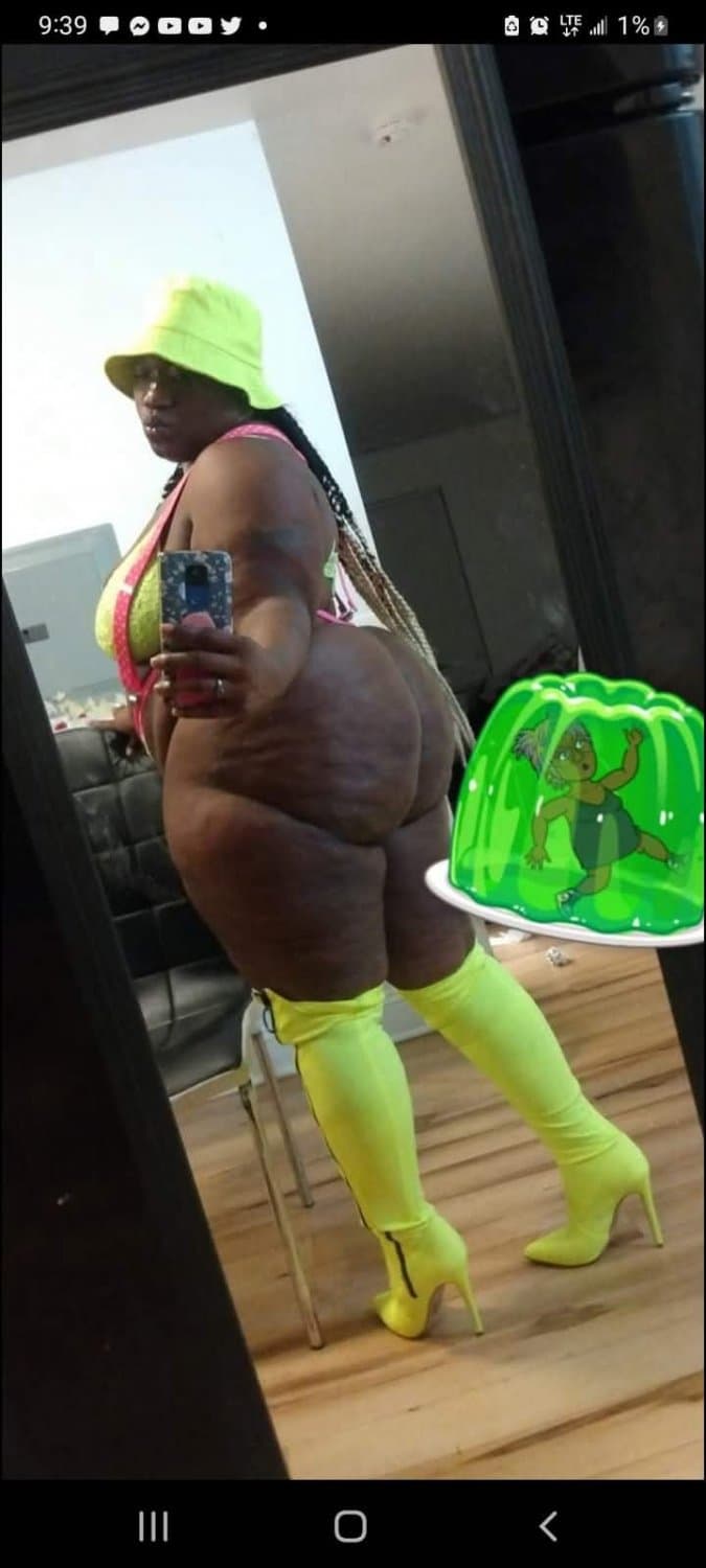 HUGE THICK MEGA EBONY BBW BUG OLE JUICY ASS BOOTY
