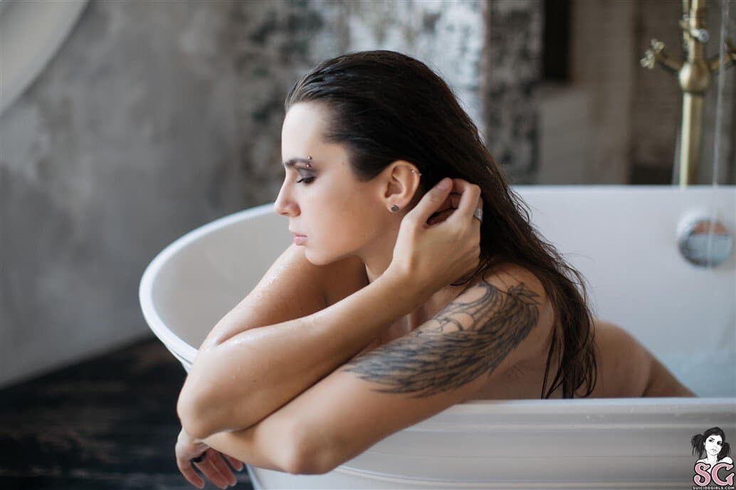 Hellga - Silk and Milk (Suicide Girls)