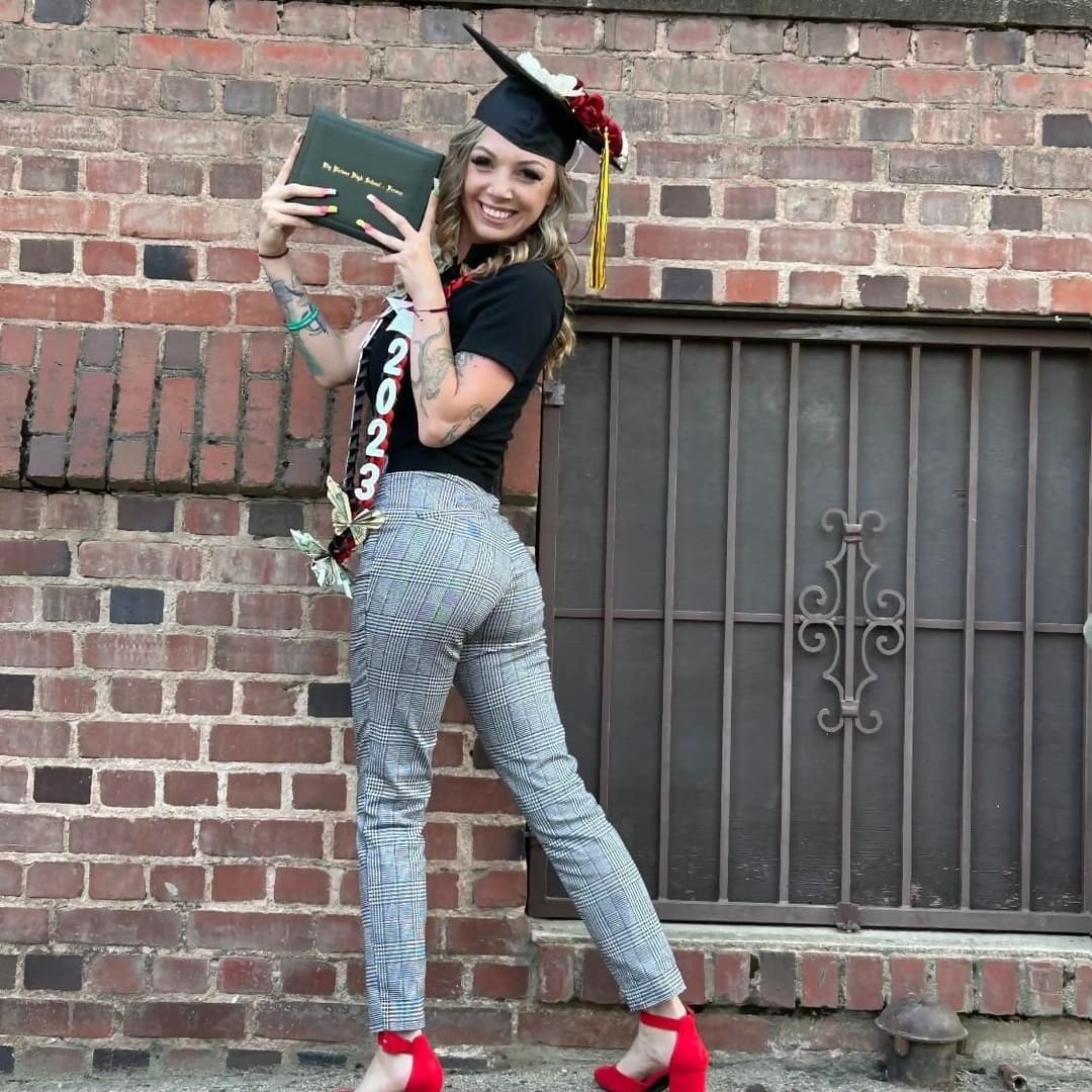 gfe-online-telegram-linzey-lohan-v0-exis84kfomze1