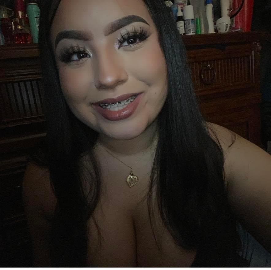 Sexy big titty Latina teen??????????????????????