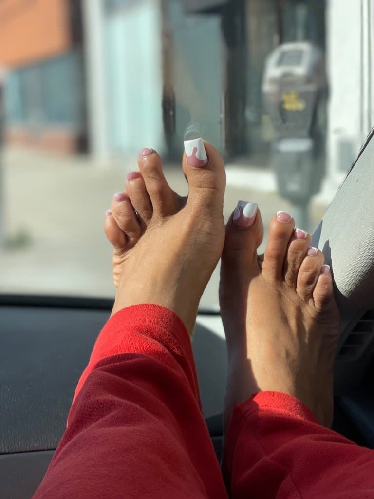 Mature ebony milf mom cougar  sexy feet footjob in car