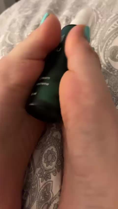Amateur footjob and cum on feet