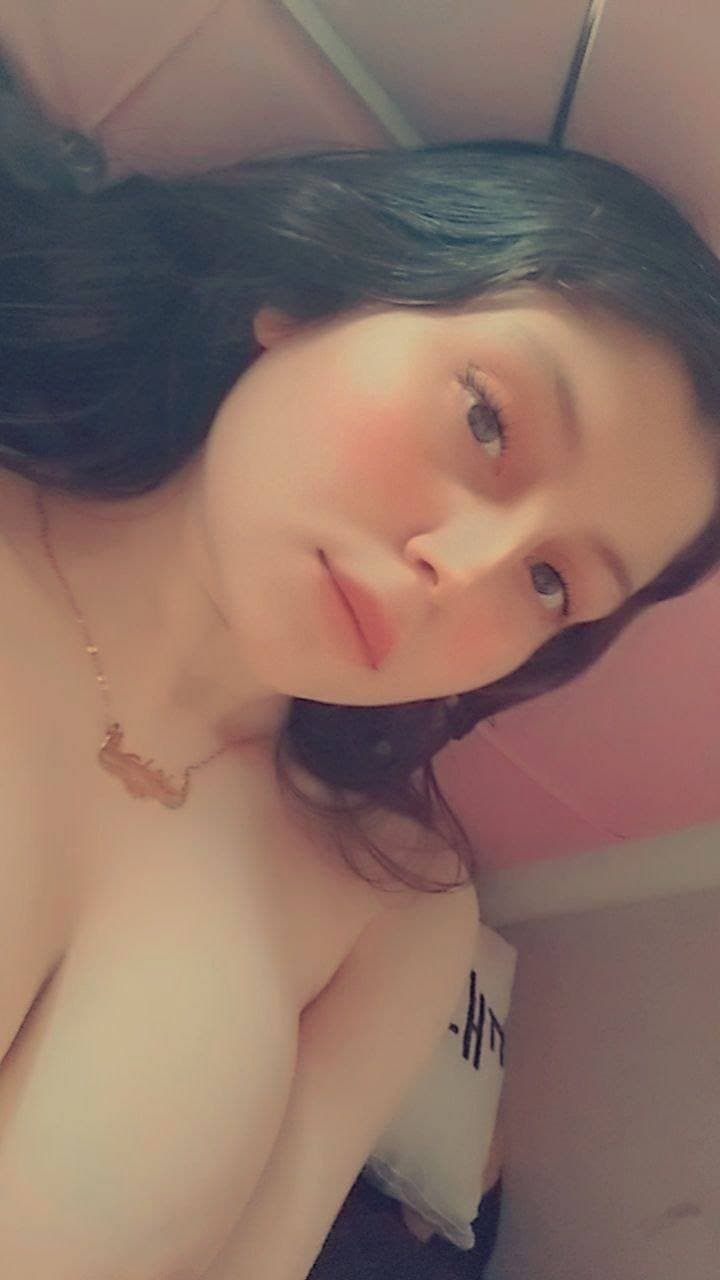 Arab girl with beautiful hijab and appetizing body???