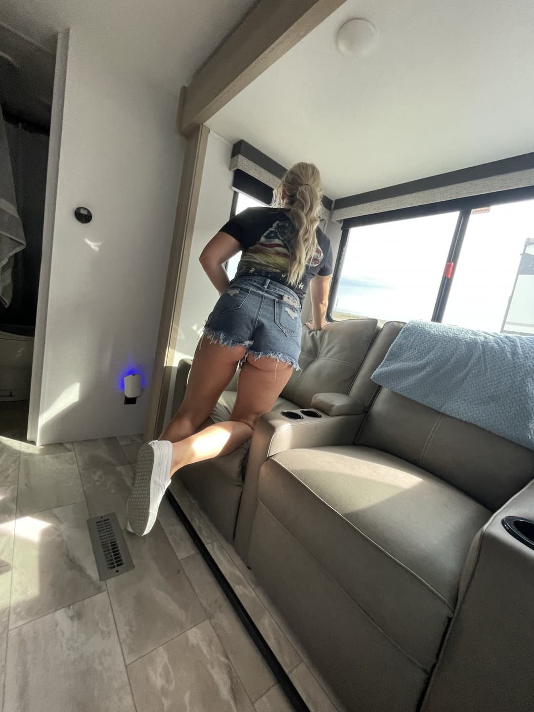 Hot wife ass needs to be fucked