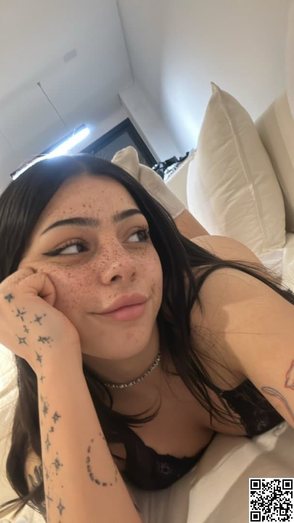 Mica - 22y Mixed-Latina Webslut