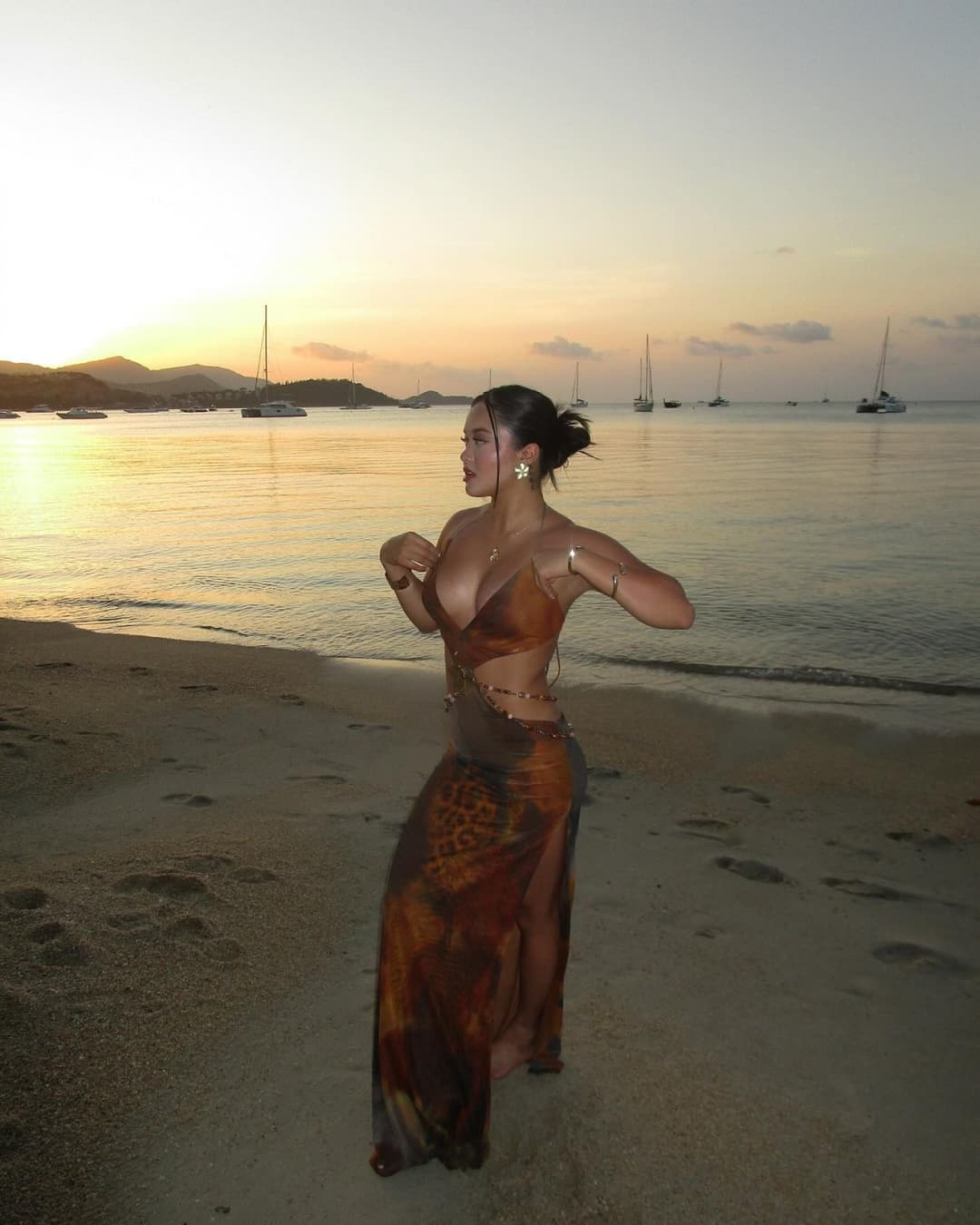 Sexy busty ABG teen Elly